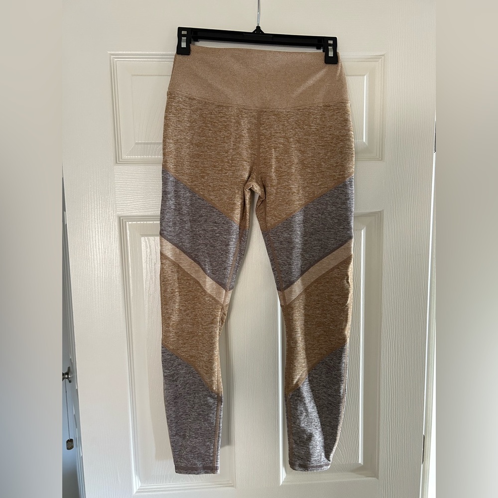 Alo Yoga 7/8 Sheila Colorblock Sculpting Leggings